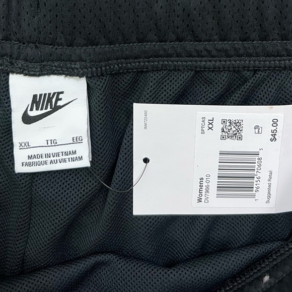 NWT Nike Essentials Mesh Shorts Plus Size Black/White - Picture 5 of 8